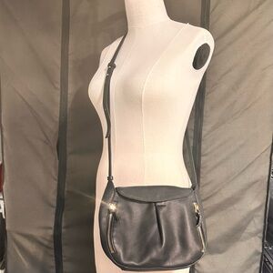 Black Leather Crossbody Bag - Classic Women's Shoulder Bag Vince Camuto